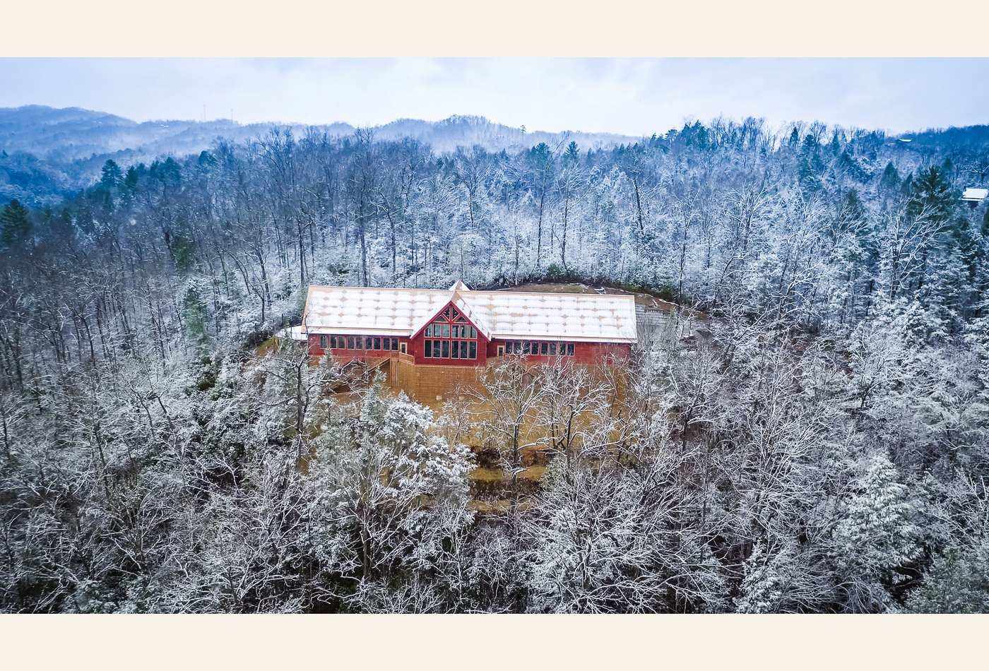 The Venue at Greenbrier Estate wedding venue